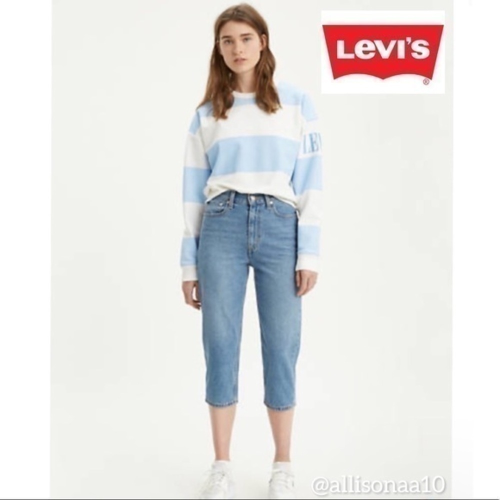 Levi’s Cropped mom jeans